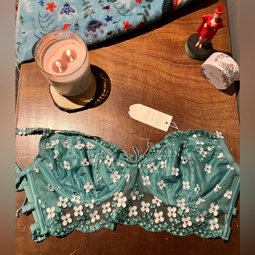 NWT For Love & Lemon Teal Floral Longline 36DD